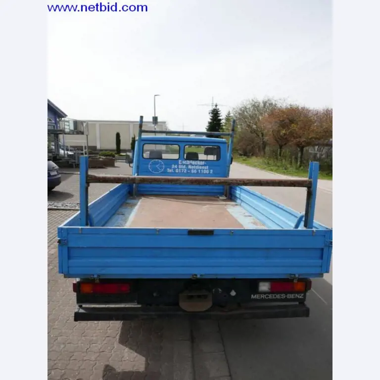 BGA, Warenvorräte, Montagematerial und Fahrzeuge aus dem Bereich Dachdeckerei-4