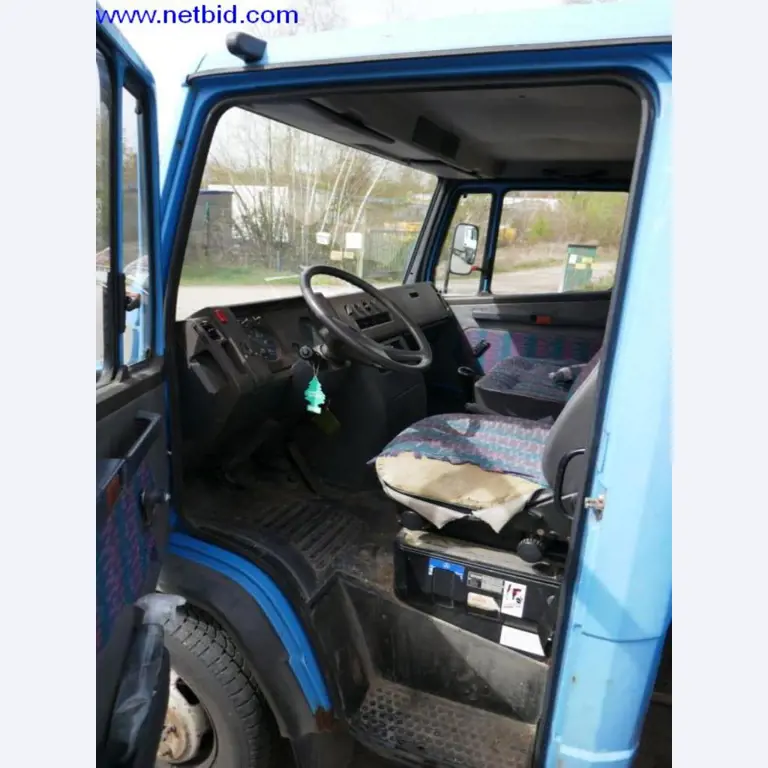 BGA, Warenvorräte, Montagematerial und Fahrzeuge aus dem Bereich Dachdeckerei-6