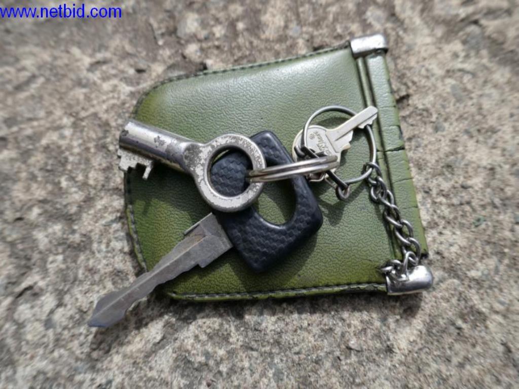 BGA, inventarios, materiales de montaje y vehículos de la división de techos-8