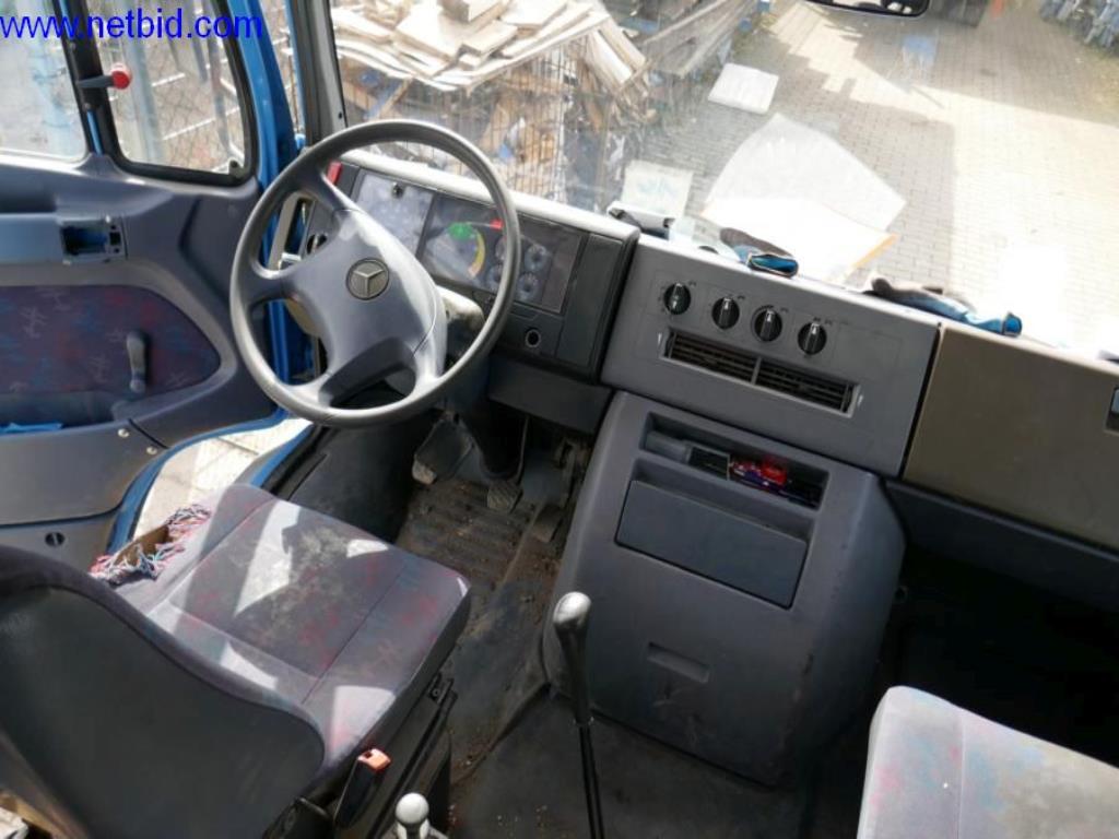 BGA, zaloge, montažni material in vozila iz oddelka za strešne kritine.-10