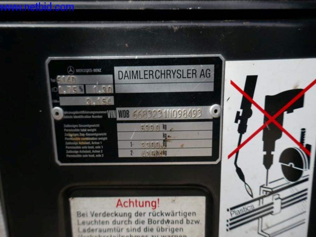 BGA, zaloge, montažni material in vozila iz oddelka za strešne kritine.-11