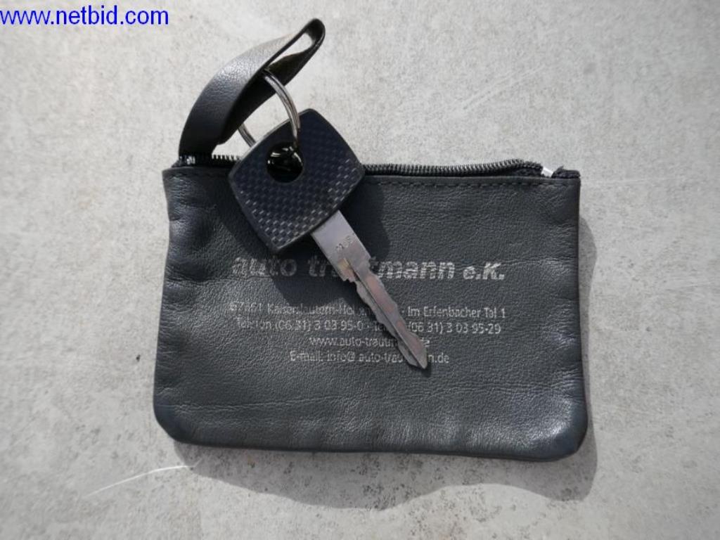 BGA, zaloge, montažni material in vozila iz oddelka za strešne kritine.-13