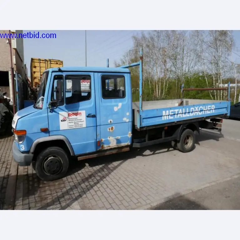 BGA, zaloge, montažni material in vozila iz oddelka za strešne kritine.-1