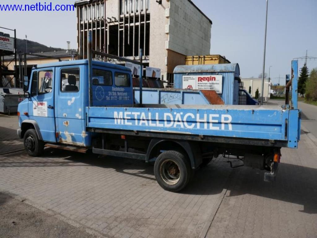 BGA, zaloge, montažni material in vozila iz oddelka za strešne kritine.-2