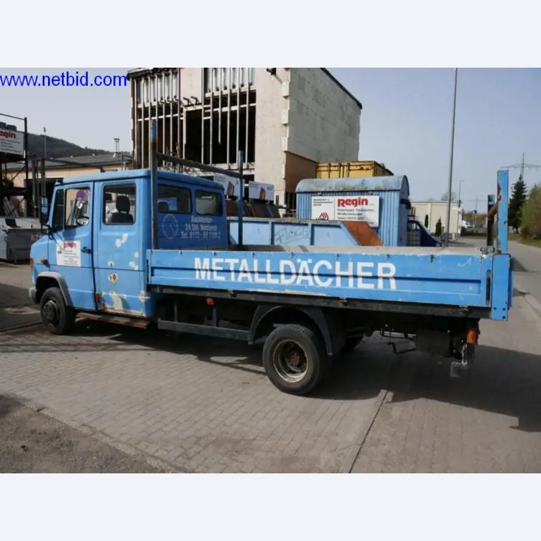 BGA, zaloge, montažni material in vozila iz oddelka za strešne kritine.-2