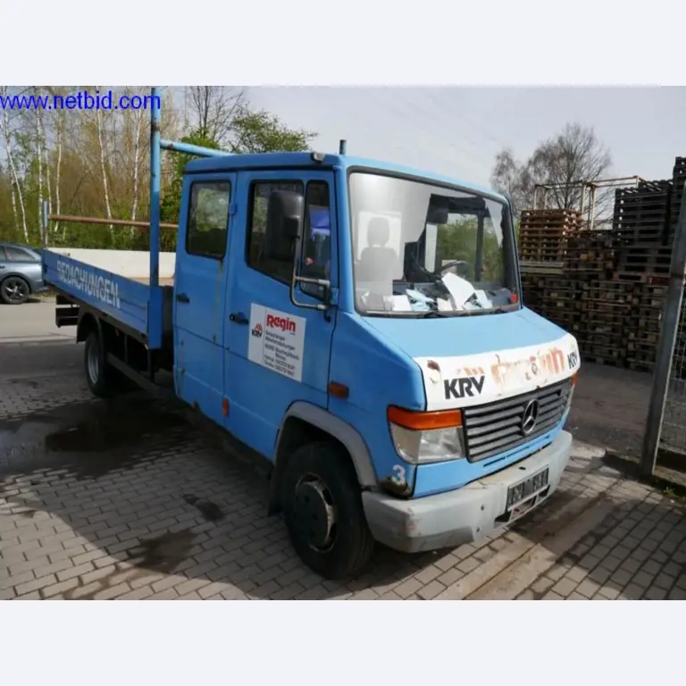 BGA, zaloge, montažni material in vozila iz oddelka za strešne kritine.-3