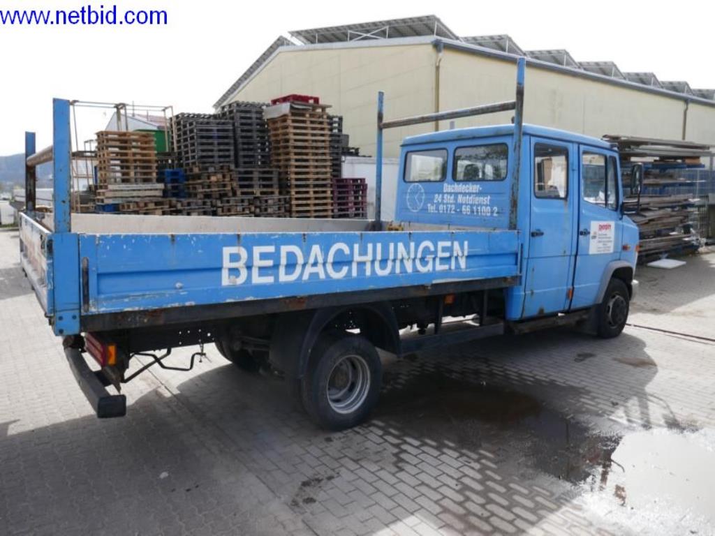 BGA, zaloge, montažni material in vozila iz oddelka za strešne kritine.-4