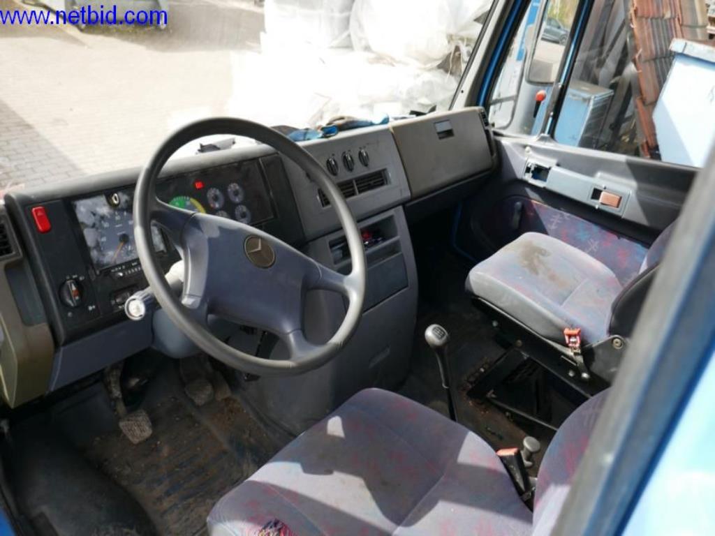 BGA, zaloge, montažni material in vozila iz oddelka za strešne kritine.-5