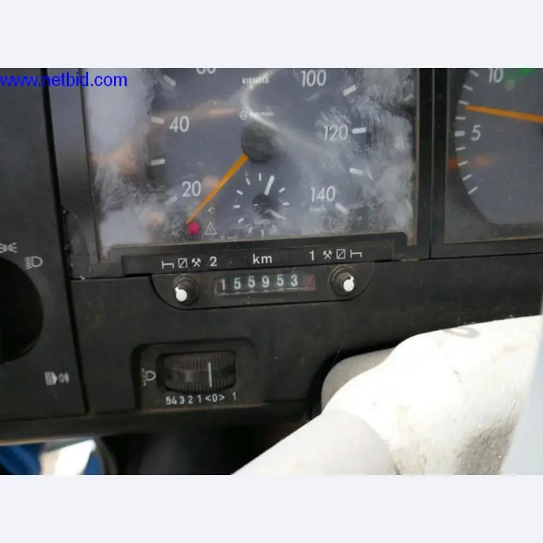 BGA, zaloge, montažni material in vozila iz oddelka za strešne kritine.-6