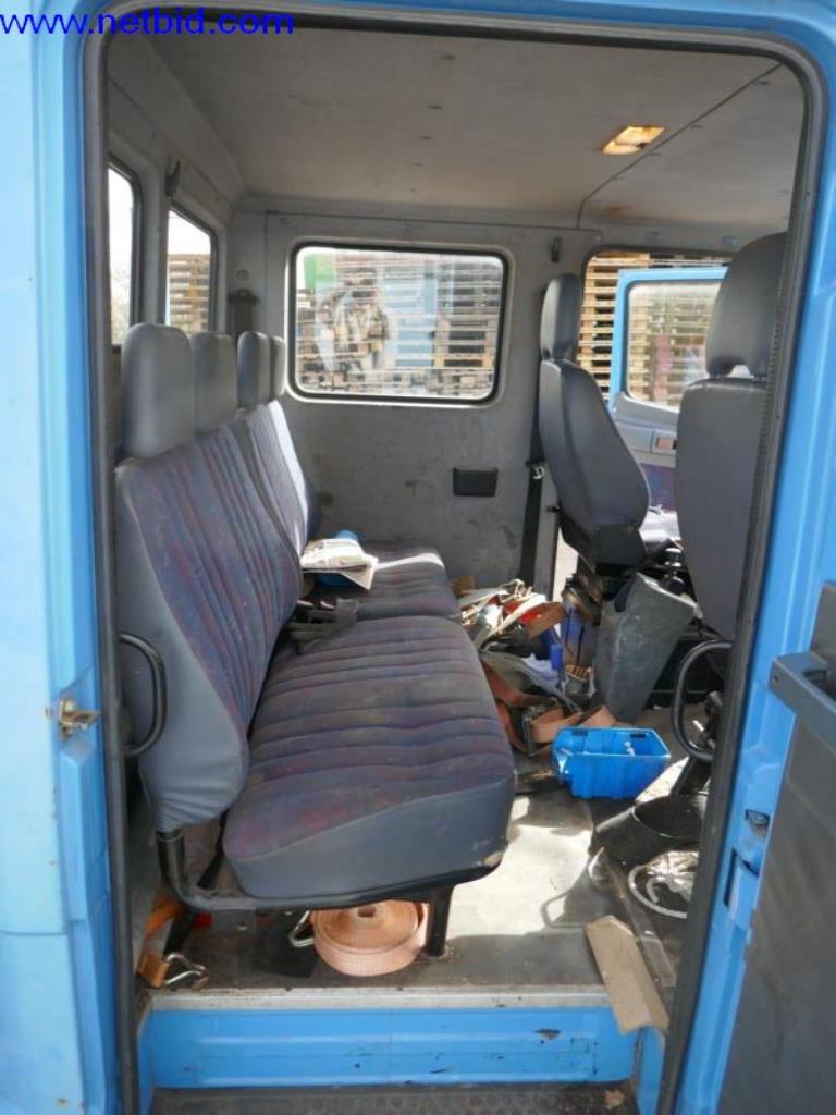 BGA, zaloge, montažni material in vozila iz oddelka za strešne kritine.-9