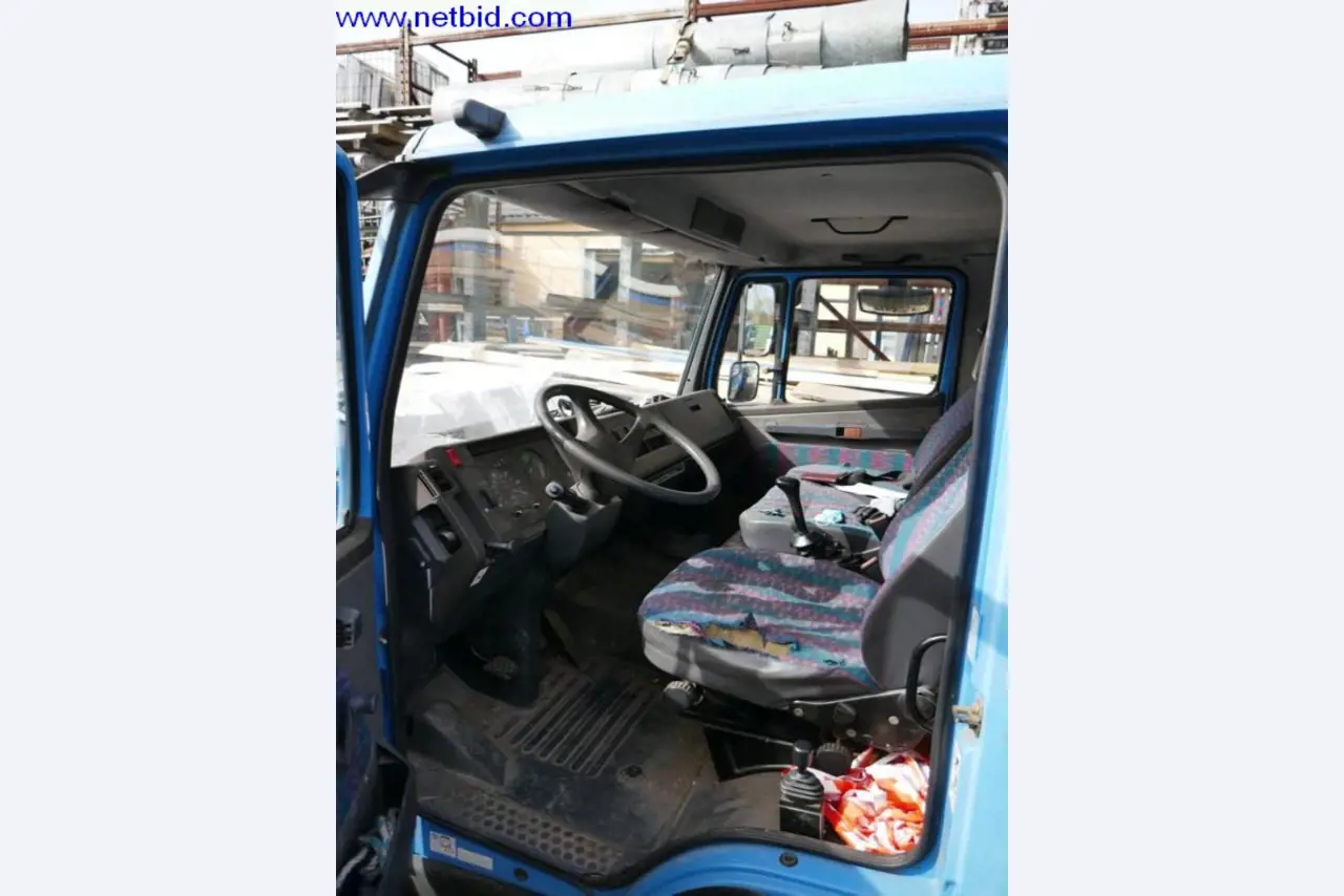 BGA, Warenvorräte, Montagematerial und Fahrzeuge aus dem Bereich Dachdeckerei-3