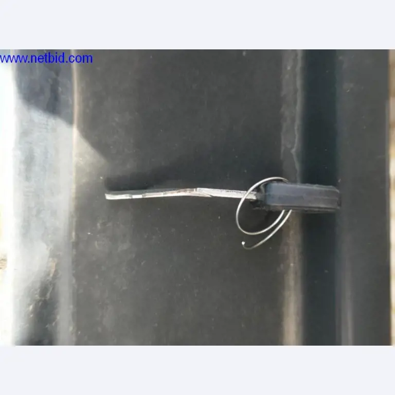 BGA, Warenvorräte, Montagematerial und Fahrzeuge aus dem Bereich Dachdeckerei-8