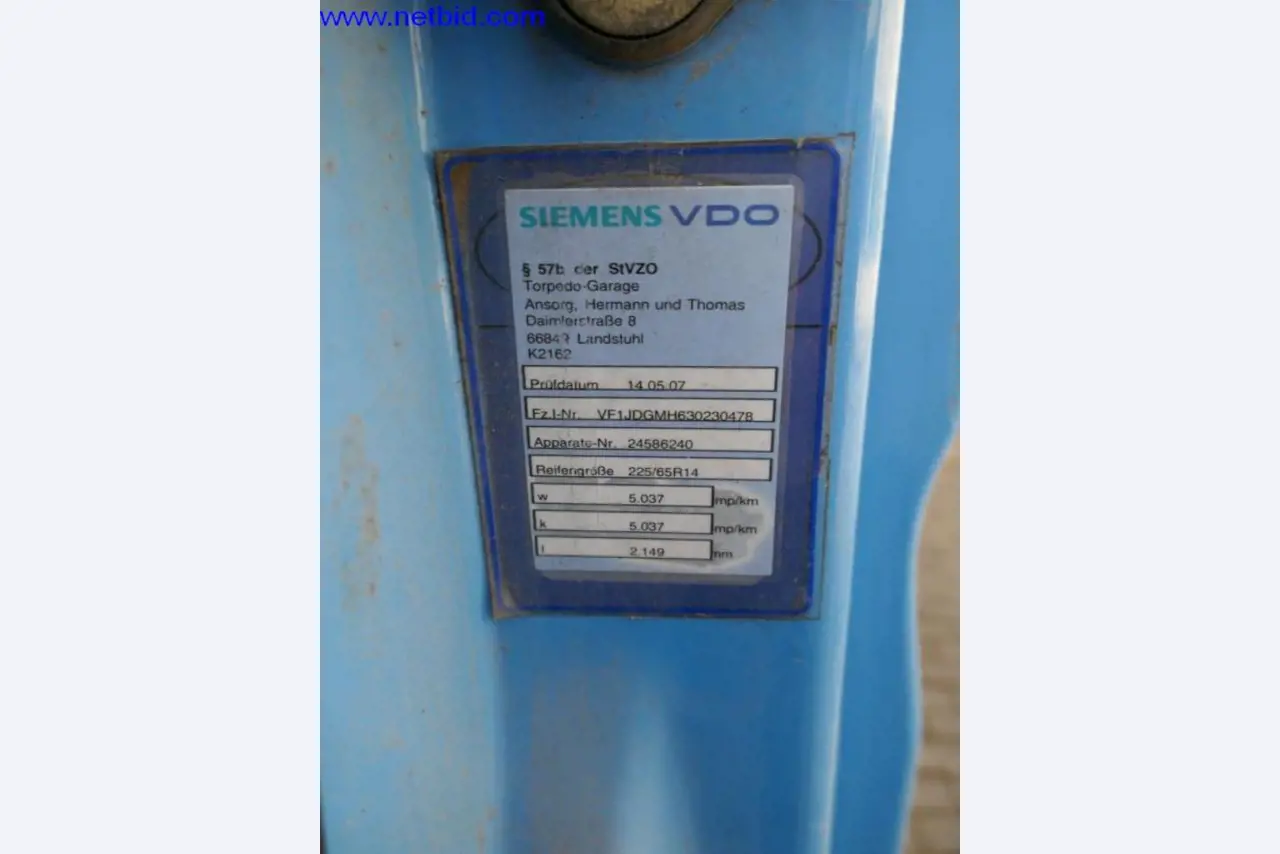 BGA, zapasy, materiały montażowe i pojazdy z działu pokryć dachowych-10