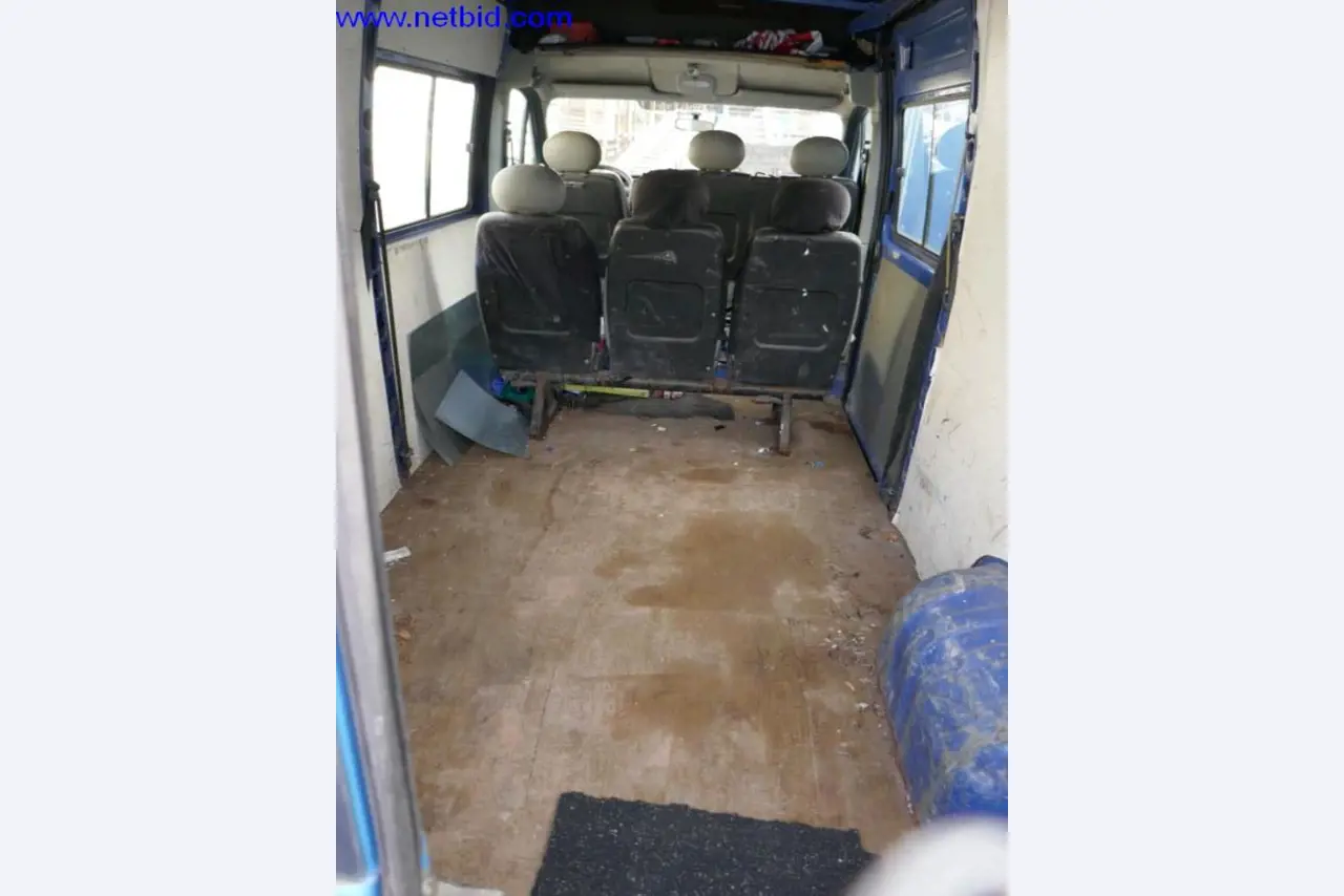 BGA, zapasy, materiały montażowe i pojazdy z działu pokryć dachowych-5