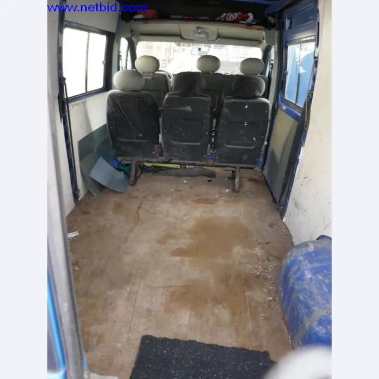 BGA, zapasy, materiały montażowe i pojazdy z działu pokryć dachowych-5