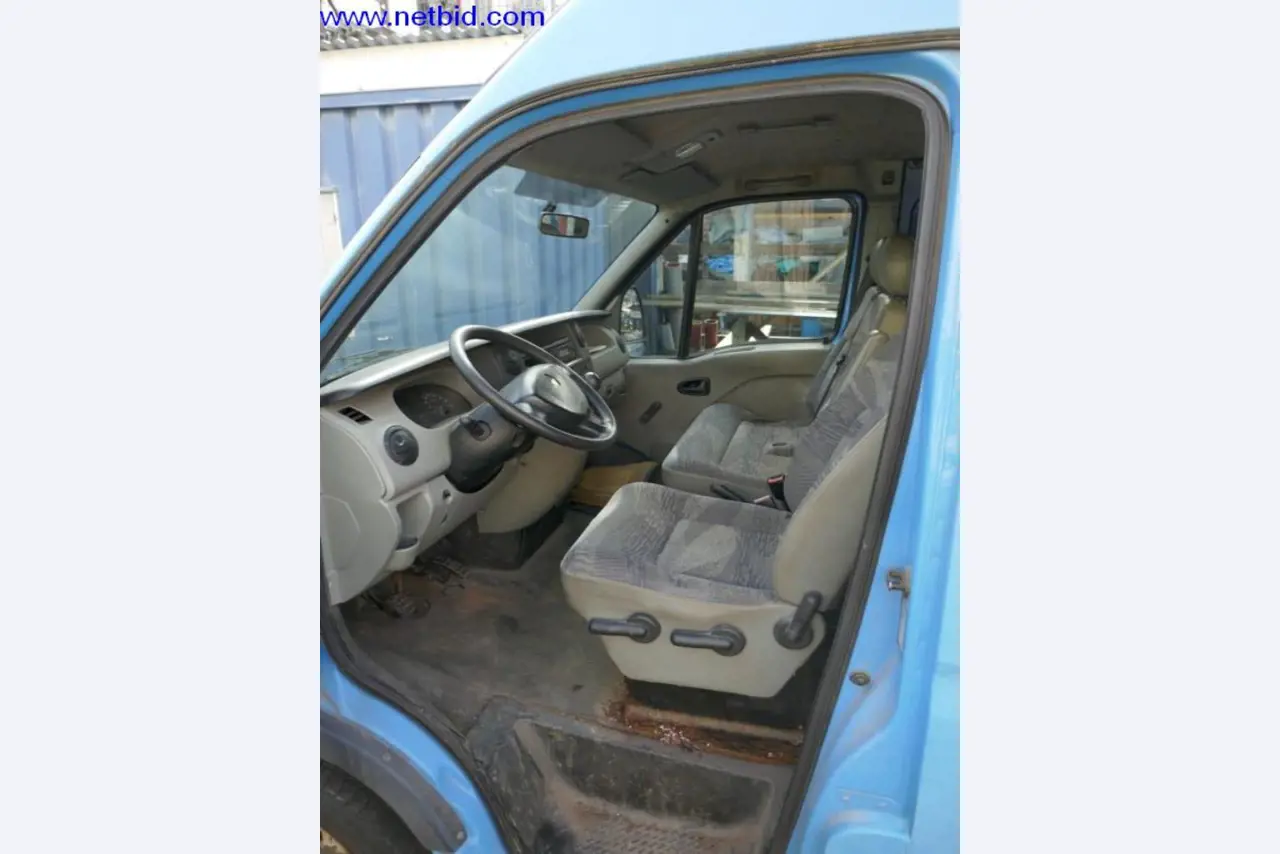 BGA, zapasy, materiały montażowe i pojazdy z działu pokryć dachowych-7