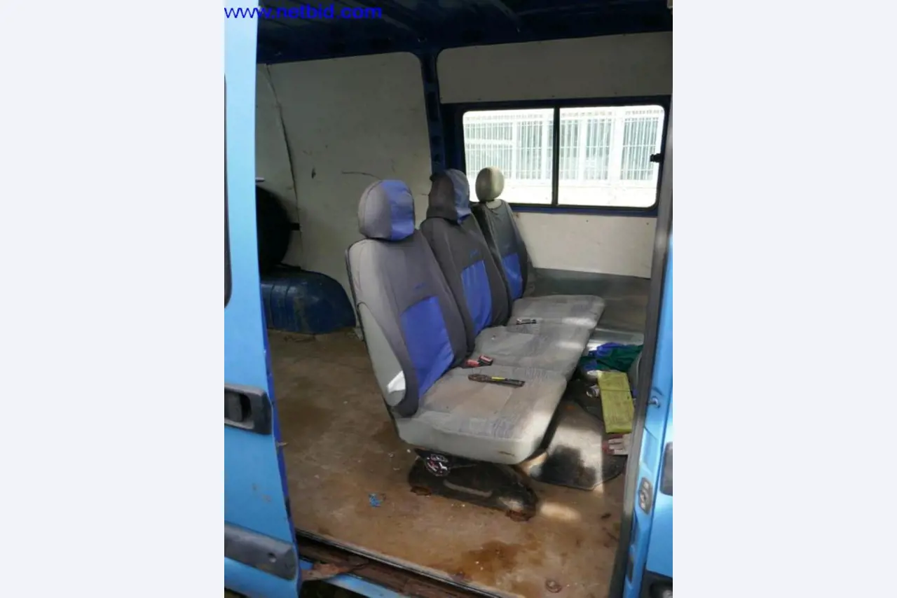 BGA, zapasy, materiały montażowe i pojazdy z działu pokryć dachowych-8