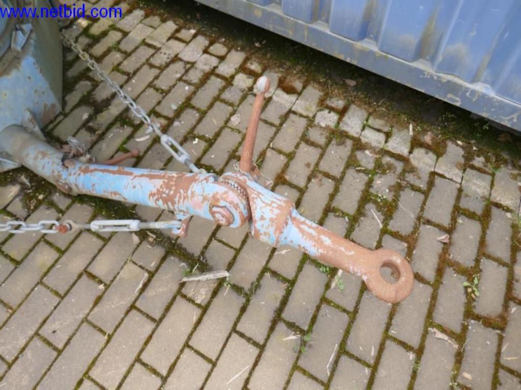 BGA, zásoby, montážní materiál a vozidla z divize střešních krytin.-5