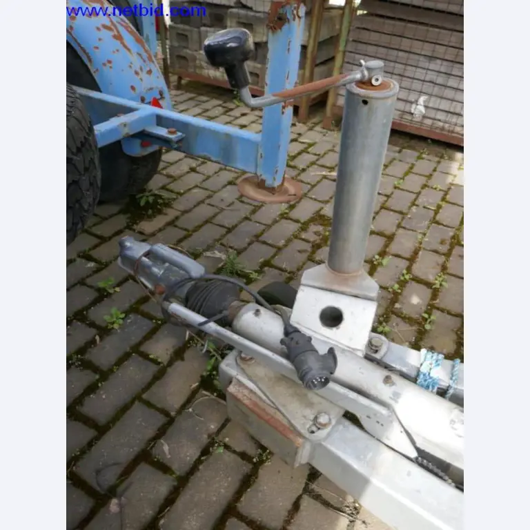 BGA, Warenvorräte, Montagematerial und Fahrzeuge aus dem Bereich Dachdeckerei-4