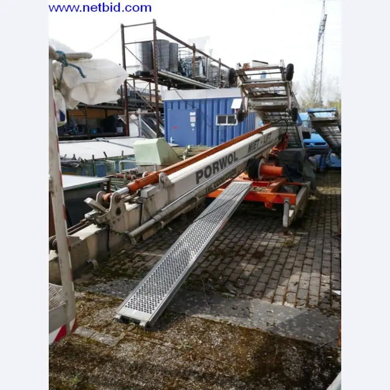 BGA, Warenvorräte, Montagematerial und Fahrzeuge aus dem Bereich Dachdeckerei-6