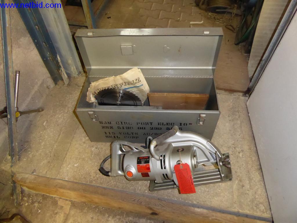 BGA, zapasy, materiały montażowe i pojazdy z działu pokryć dachowych-1