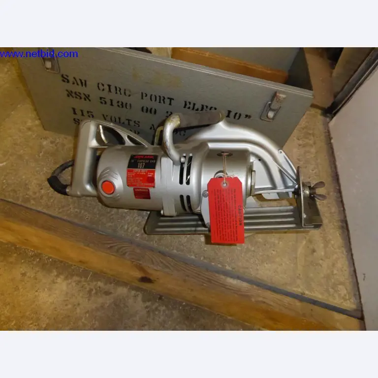 BGA, zásoby, montážní materiál a vozidla z divize střešních krytin.-2