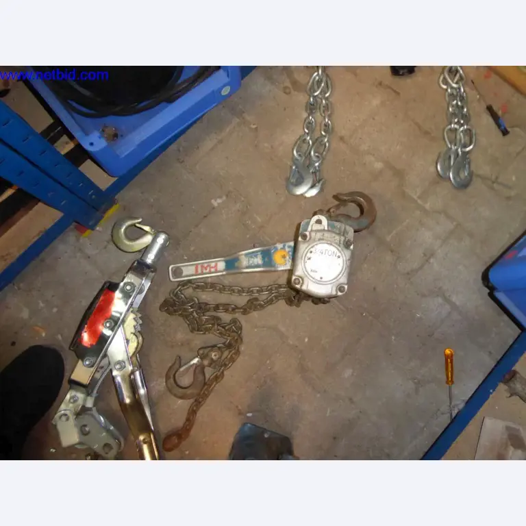 BGA, Warenvorräte, Montagematerial und Fahrzeuge aus dem Bereich Dachdeckerei-2