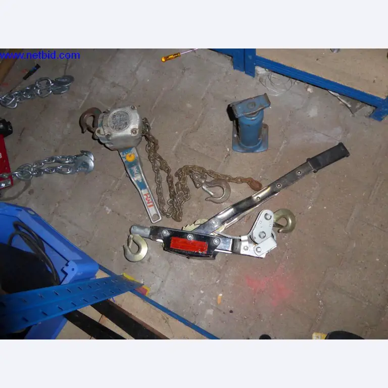 BGA, Warenvorräte, Montagematerial und Fahrzeuge aus dem Bereich Dachdeckerei-4