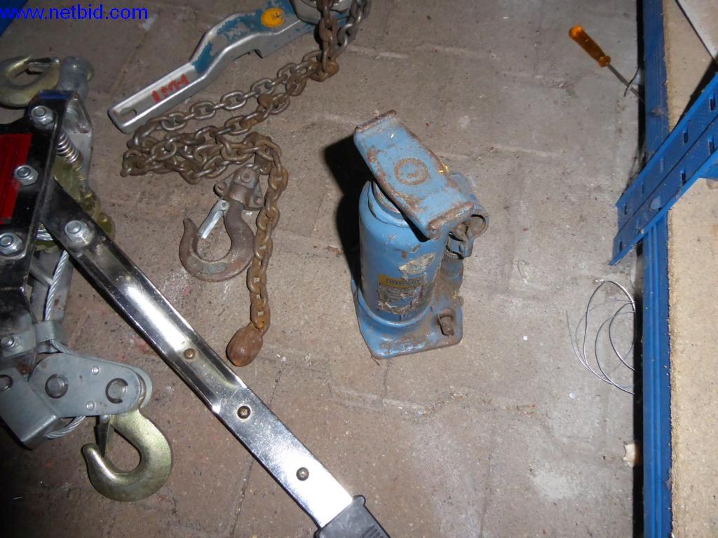 BGA, Warenvorräte, Montagematerial und Fahrzeuge aus dem Bereich Dachdeckerei-5