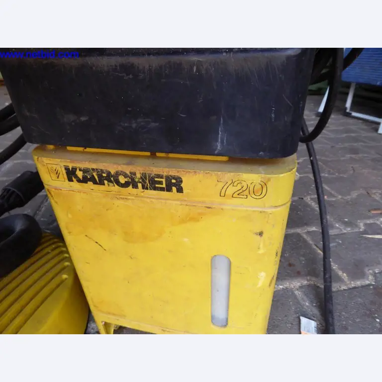 BGA, Warenvorräte, Montagematerial und Fahrzeuge aus dem Bereich Dachdeckerei-1