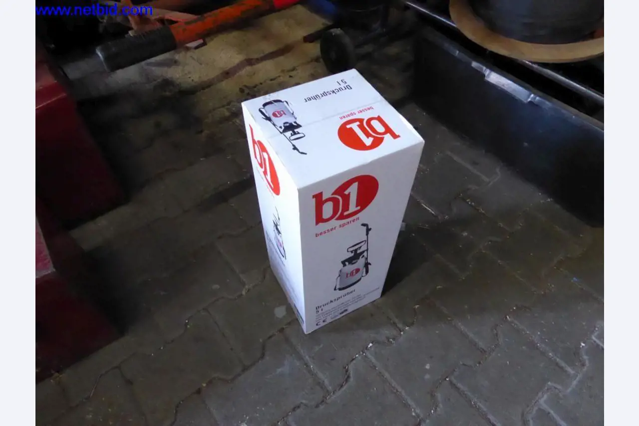 BGA, Warenvorräte, Montagematerial und Fahrzeuge aus dem Bereich Dachdeckerei-3