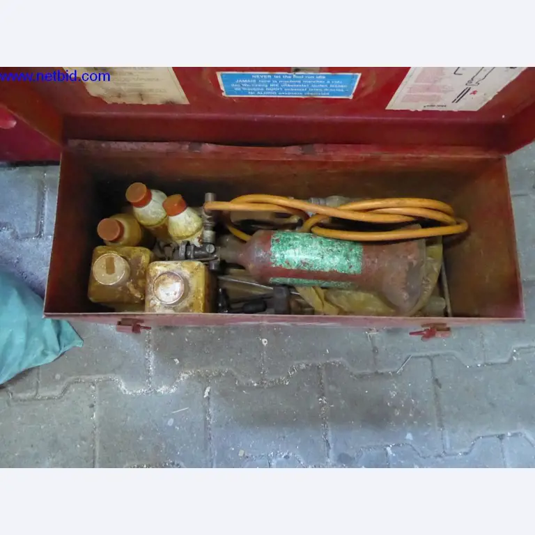 BGA, Warenvorräte, Montagematerial und Fahrzeuge aus dem Bereich Dachdeckerei-5