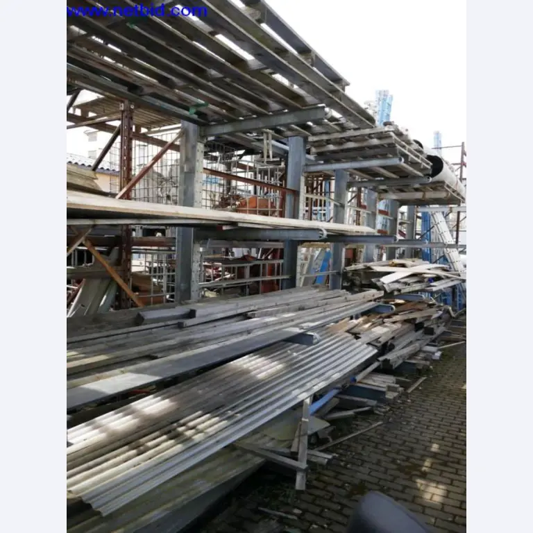 BGA, zapasy, materiały montażowe i pojazdy z działu pokryć dachowych-1