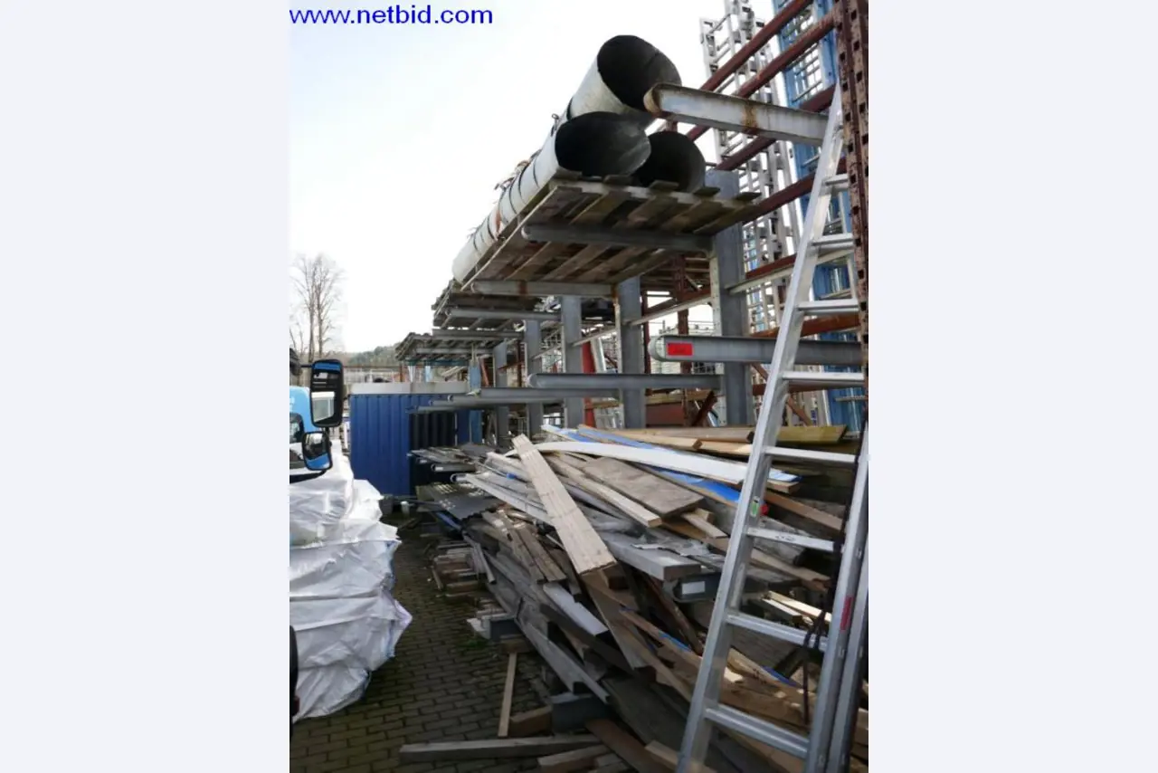 BGA, zapasy, materiały montażowe i pojazdy z działu pokryć dachowych-2