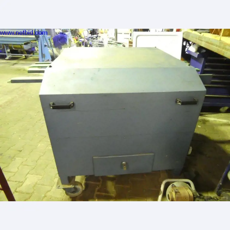 Operating and office equipment, inventories, assembly material and vehicles from the roofing sector-3