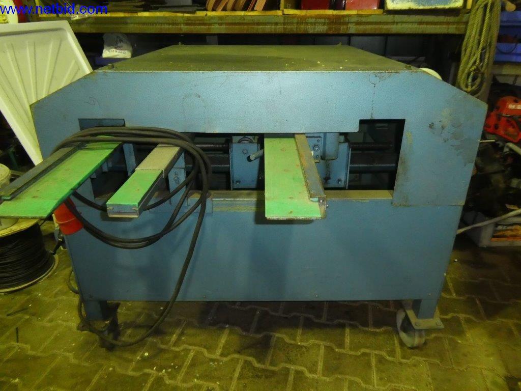 BGA, zapasy, materiały montażowe i pojazdy z działu pokryć dachowych-5