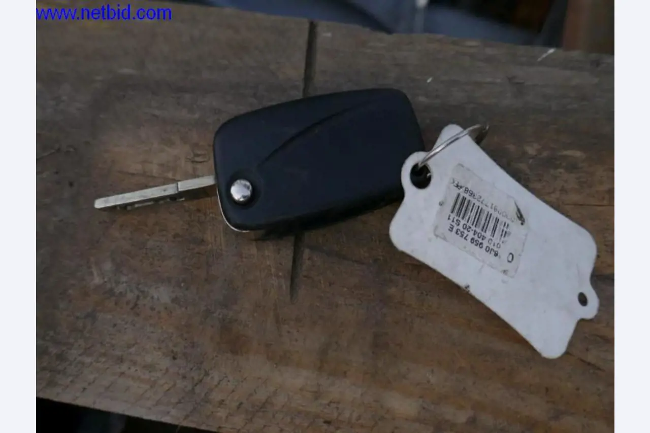 BGA, zásoby, montážní materiál a vozidla z divize střešních krytin.-2