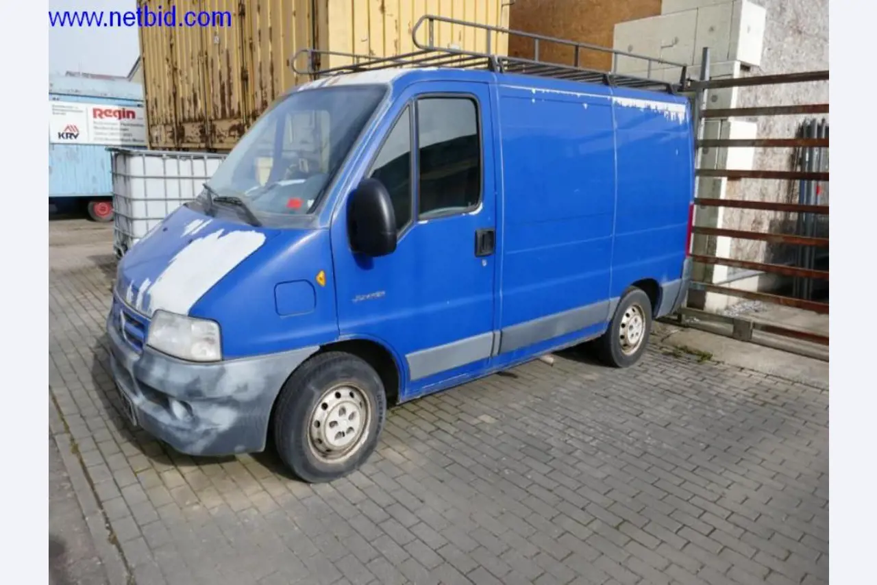 BGA, zásoby, montážní materiál a vozidla z divize střešních krytin.-1