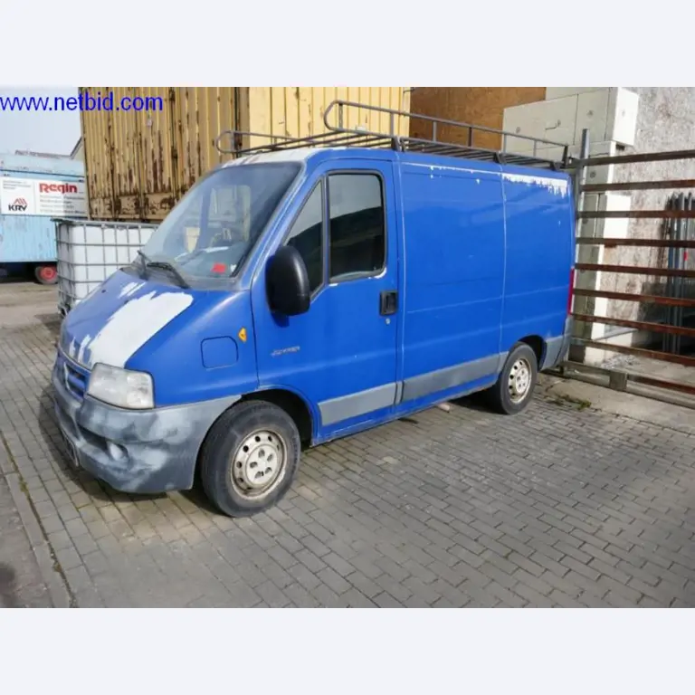 BGA, zásoby, montážní materiál a vozidla z divize střešních krytin.-1