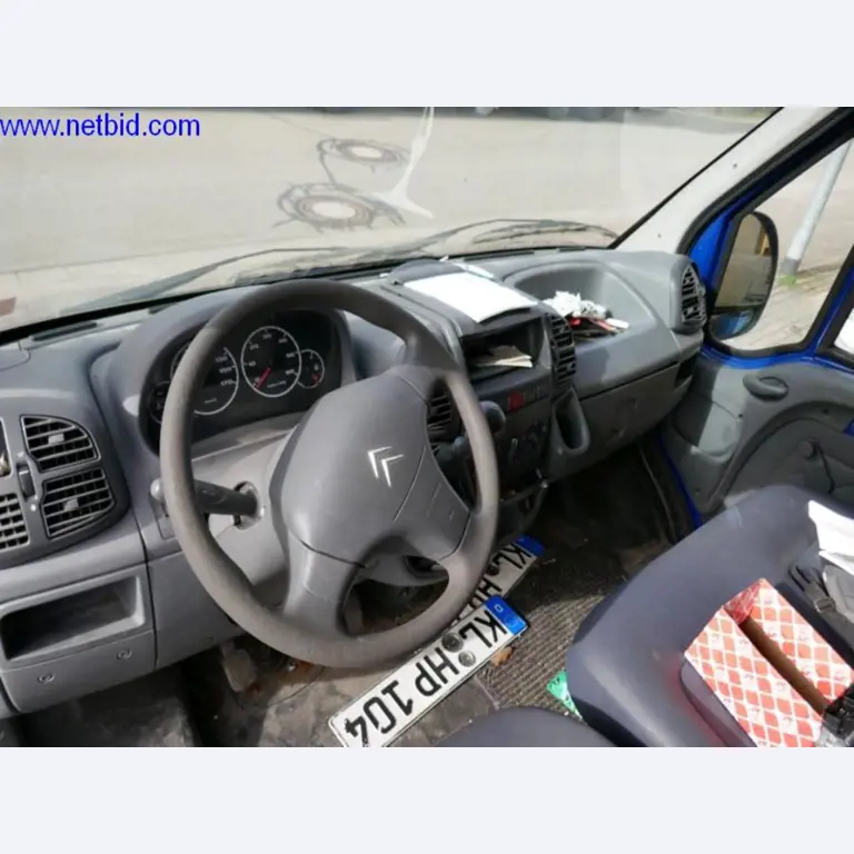 BGA, zásoby, montážní materiál a vozidla z divize střešních krytin.-6