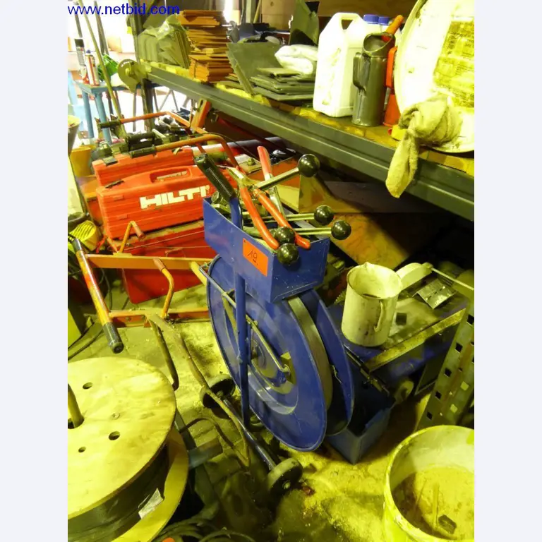 BGA, Warenvorräte, Montagematerial und Fahrzeuge aus dem Bereich Dachdeckerei-1