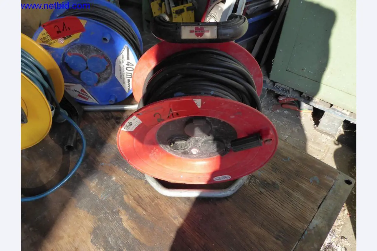 BGA, Warenvorräte, Montagematerial und Fahrzeuge aus dem Bereich Dachdeckerei-2