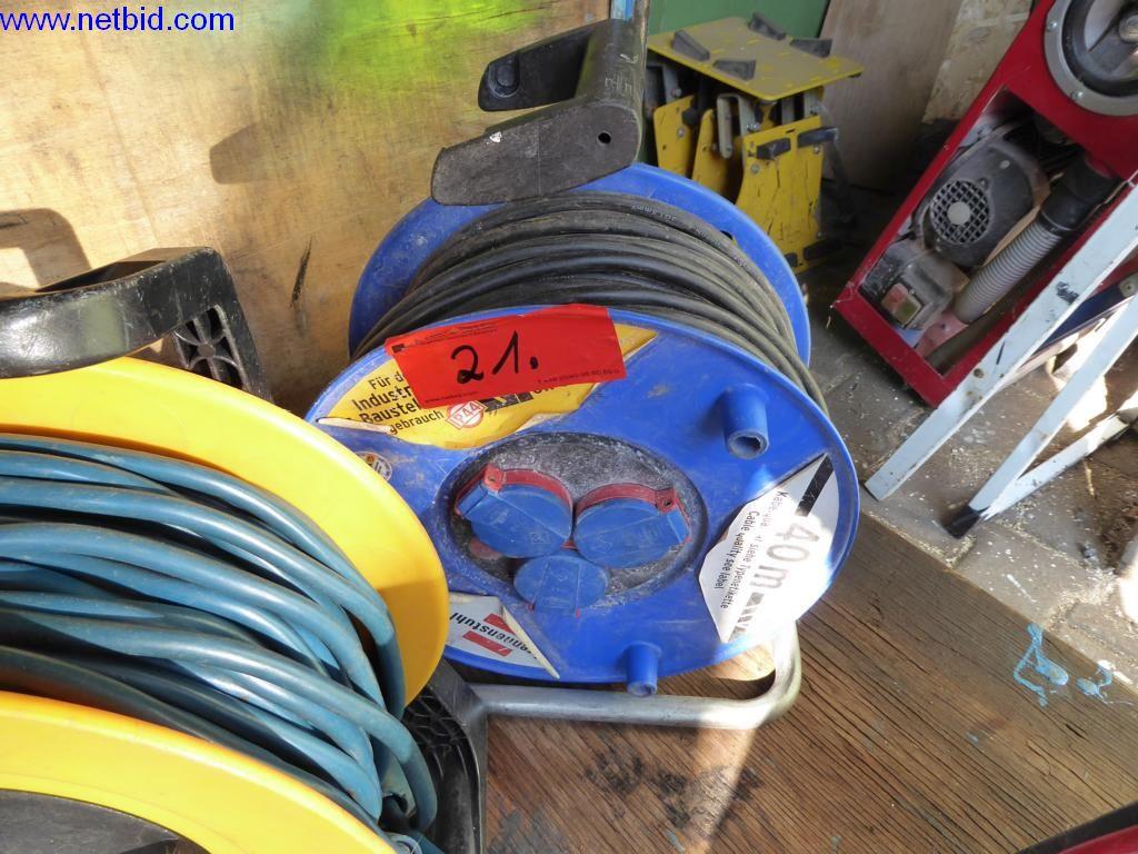 BGA, Warenvorräte, Montagematerial und Fahrzeuge aus dem Bereich Dachdeckerei-4