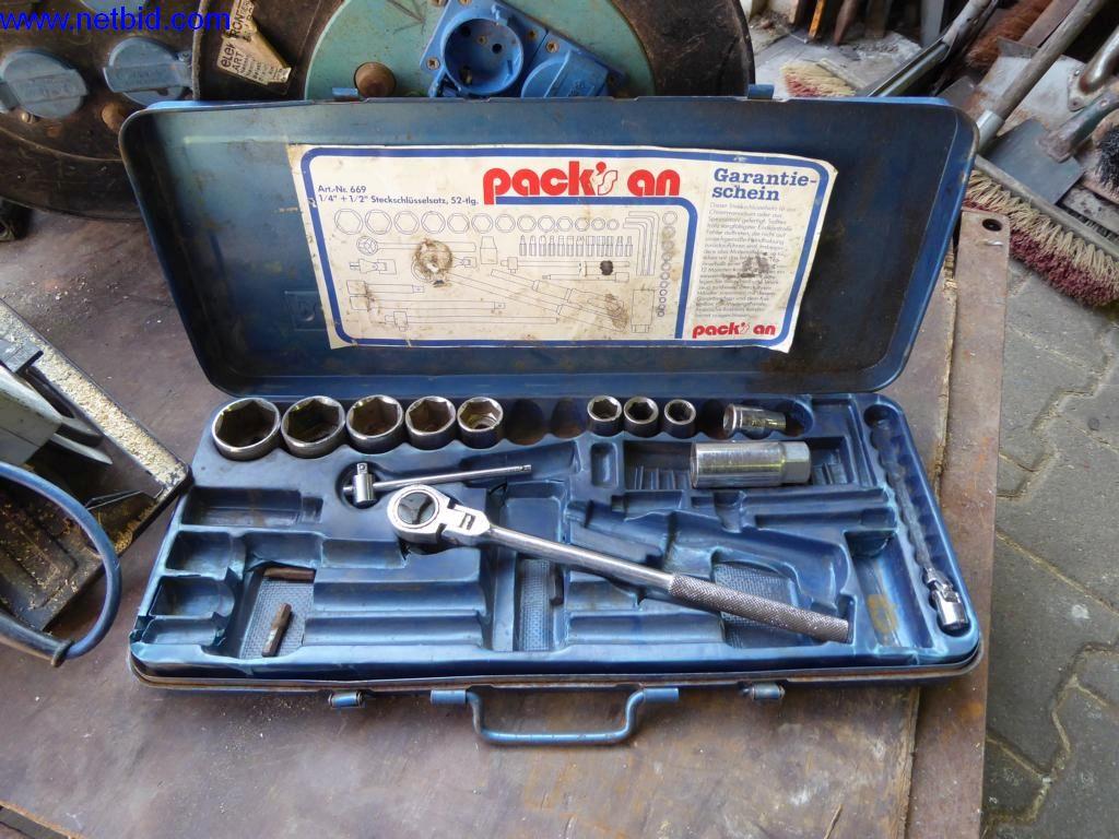 BGA, Warenvorräte, Montagematerial und Fahrzeuge aus dem Bereich Dachdeckerei-6