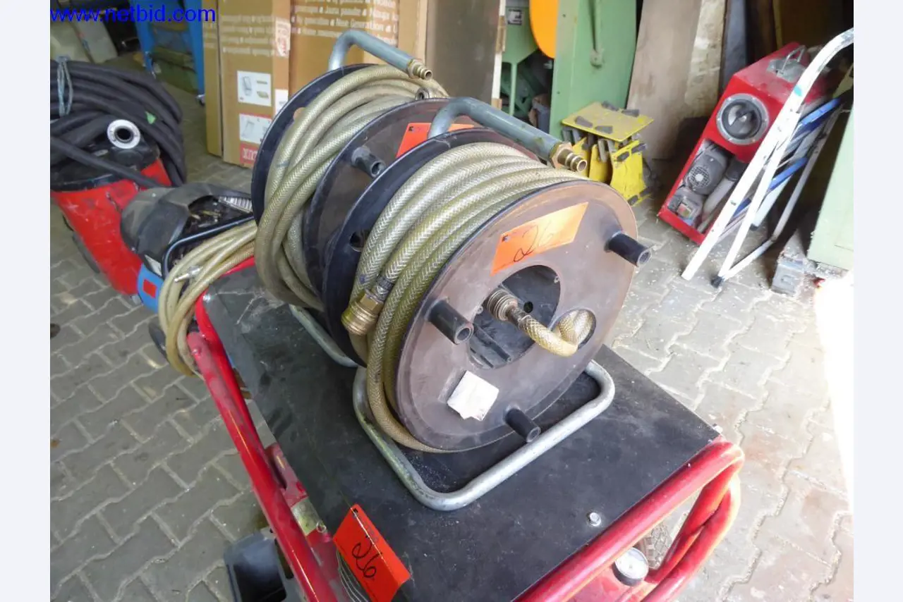 BGA, Warenvorräte, Montagematerial und Fahrzeuge aus dem Bereich Dachdeckerei-3