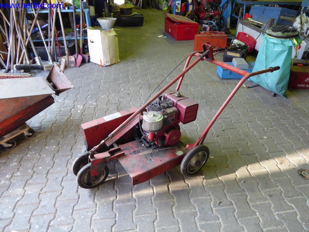 BGA, Warenvorräte, Montagematerial und Fahrzeuge aus dem Bereich Dachdeckerei-1