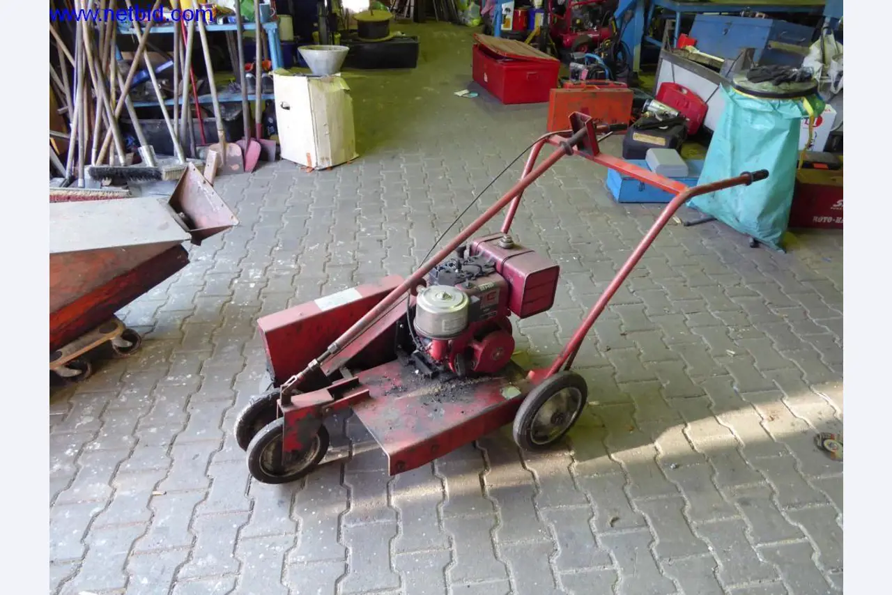 BGA, Warenvorräte, Montagematerial und Fahrzeuge aus dem Bereich Dachdeckerei-1