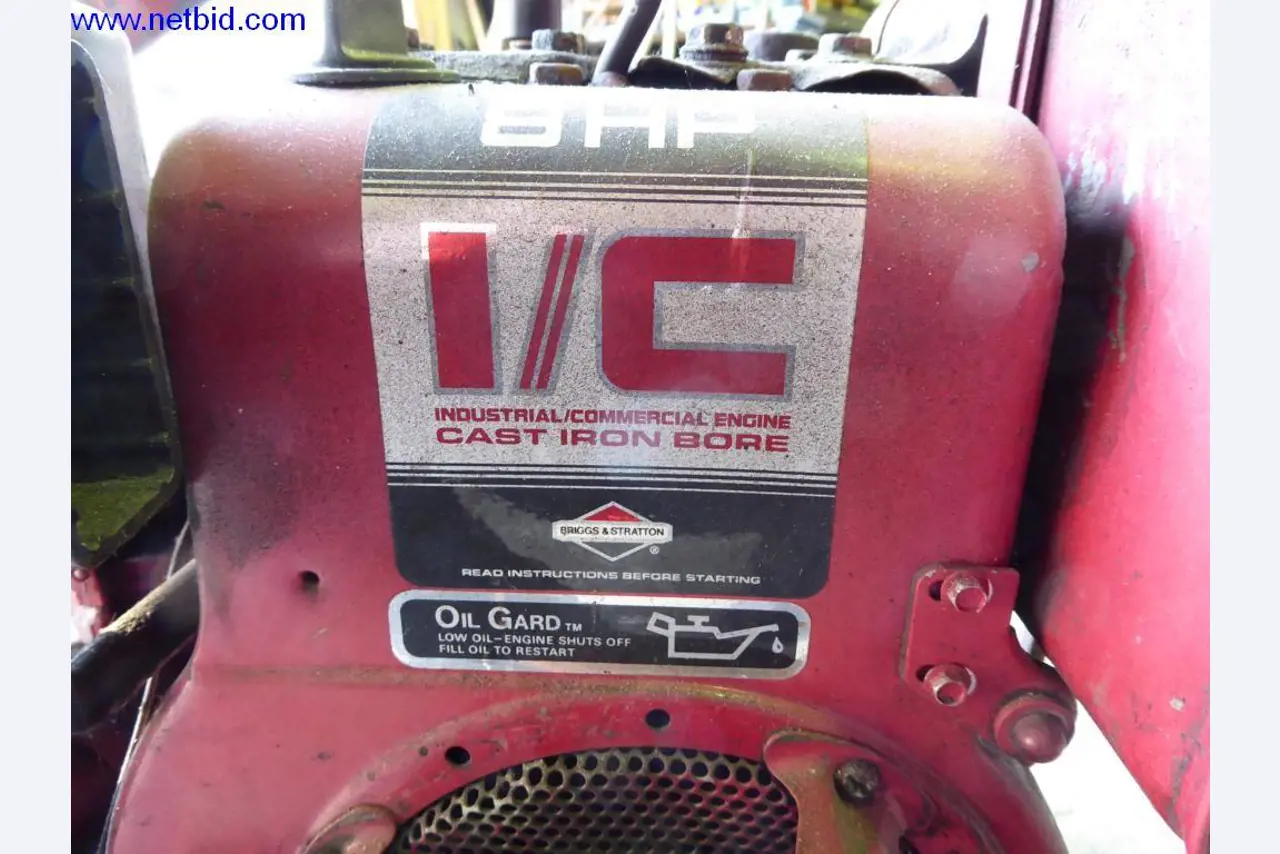 BGA, Warenvorräte, Montagematerial und Fahrzeuge aus dem Bereich Dachdeckerei-3