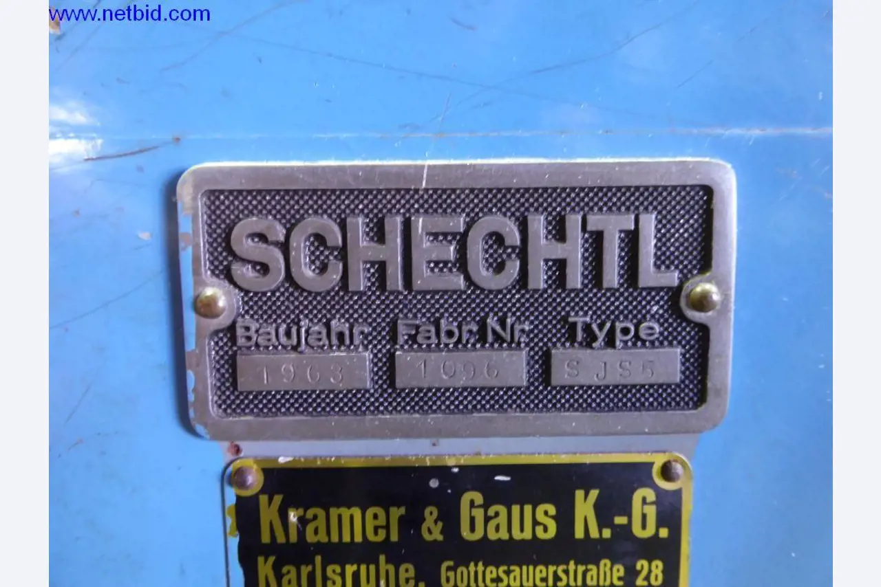 Operating and office equipment, inventories, assembly material and vehicles from the roofing sector-1