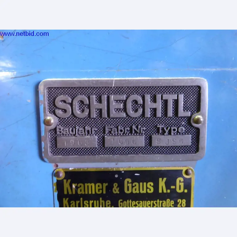 Operating and office equipment, inventories, assembly material and vehicles from the roofing sector-1